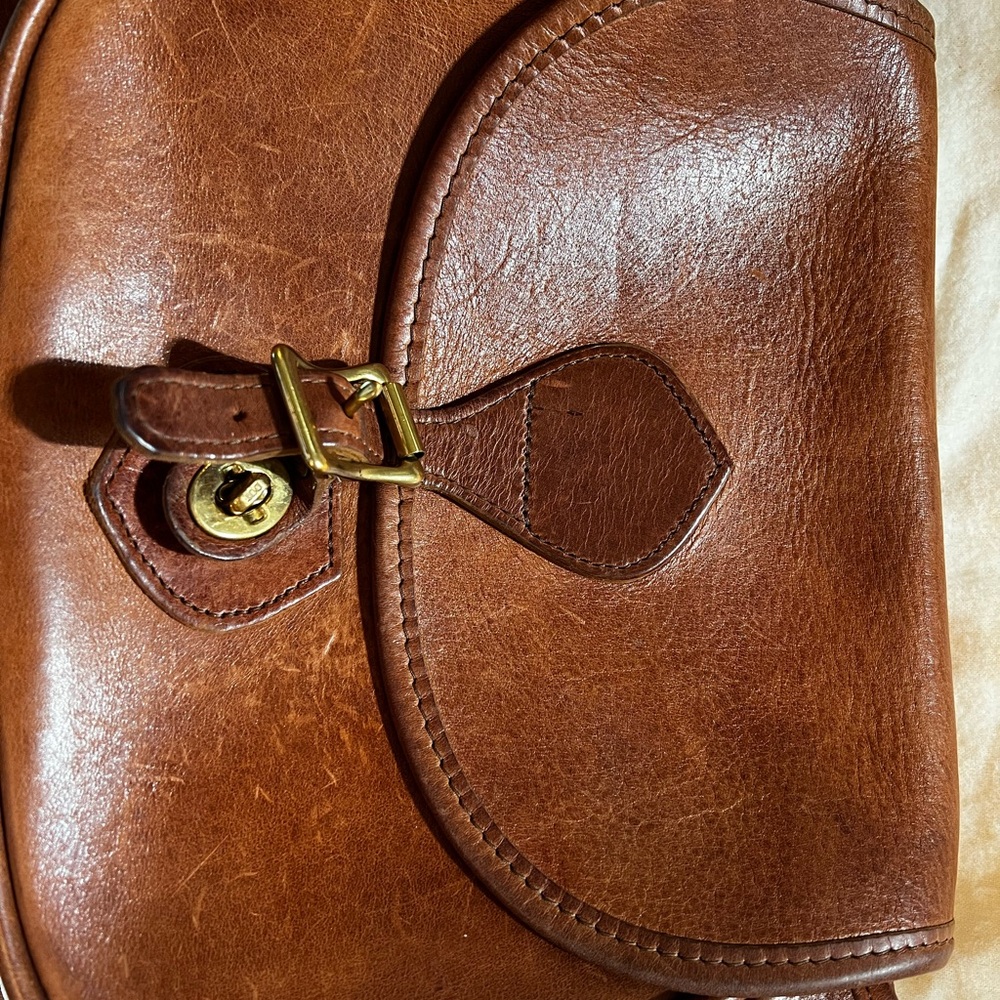 Brown Leather Crossbody Bag with Flap Closure - Picture 5 of 11